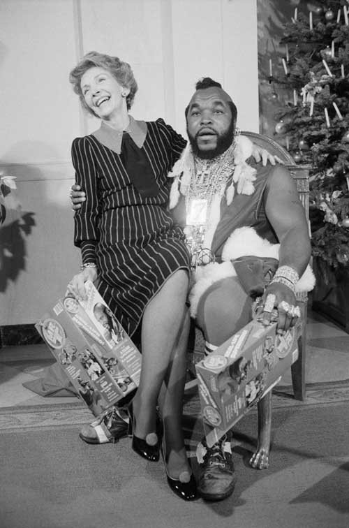 Oui c'est bien Nancy Reagan et Mr T lors du Christmas 1983 .. ho ho ho   